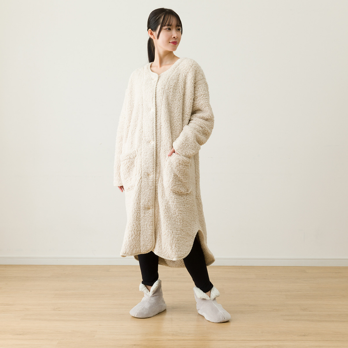 니토리 N-웜 라운드 미들 보아 가운 (M)