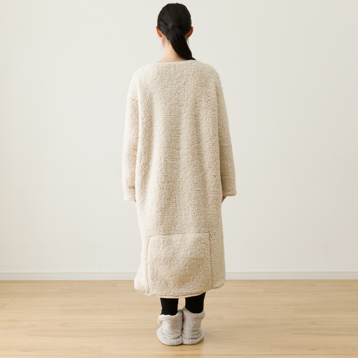 니토리 N-웜 라운드 미들 보아 가운 (M)