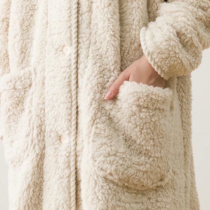 니토리 N-웜 라운드 미들 보아 가운 (M)